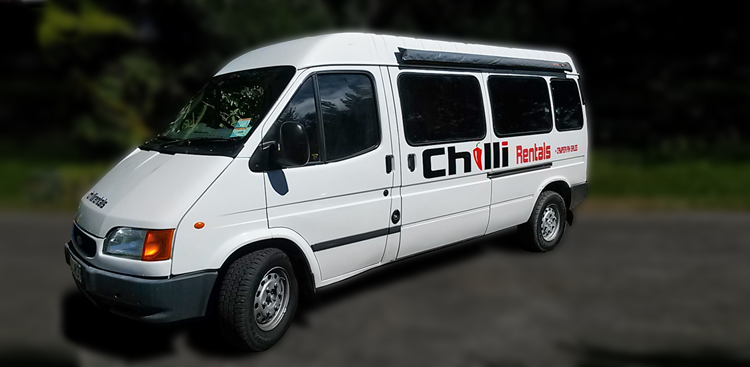 Seitenansicht des Island Explorer, Ford Transit Campervan von Chilli Rentals Neuseeland