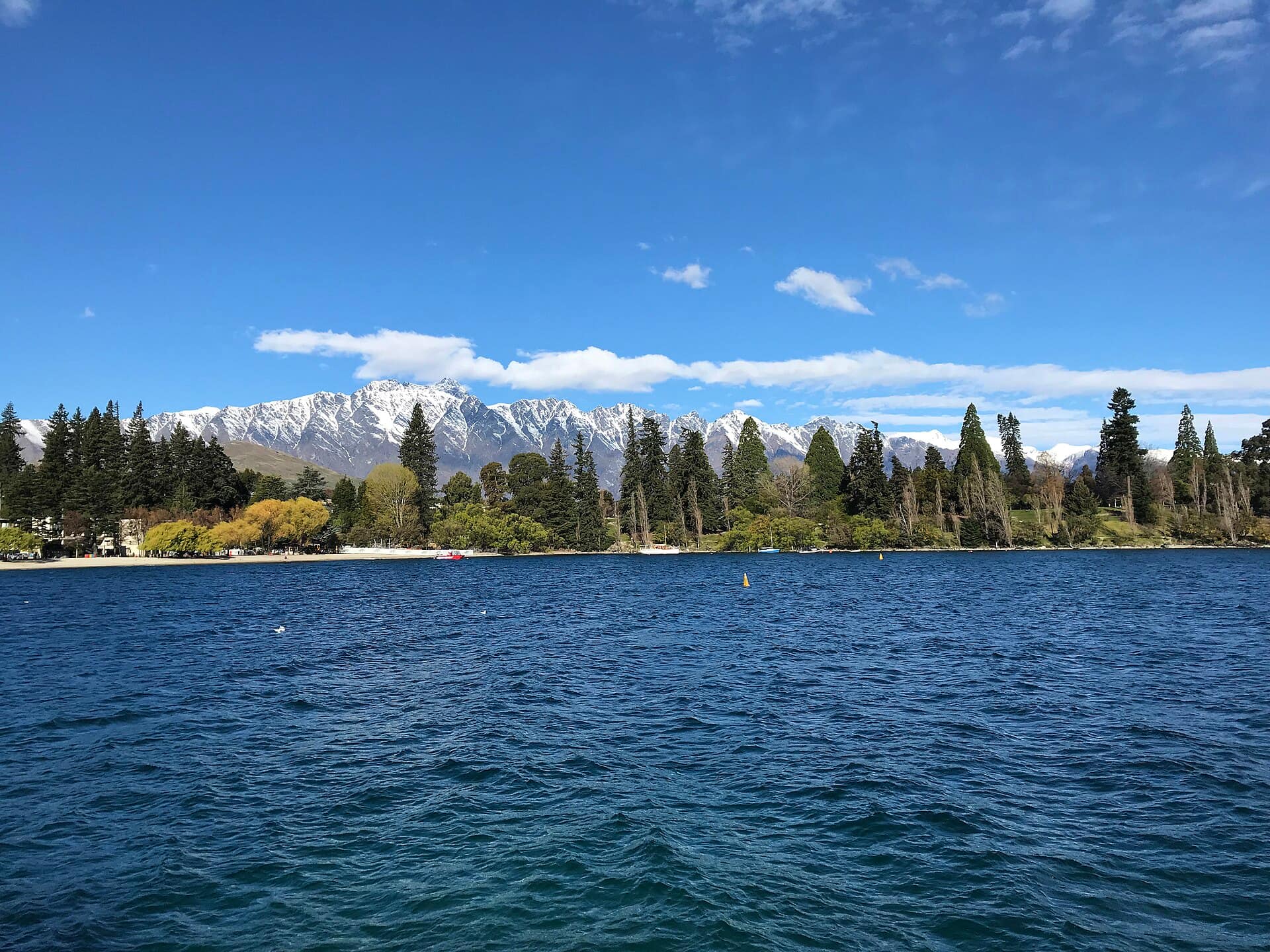 Queenstown am Lake Wakatipu vor den Remarkables, Südinsel Neuseeland
