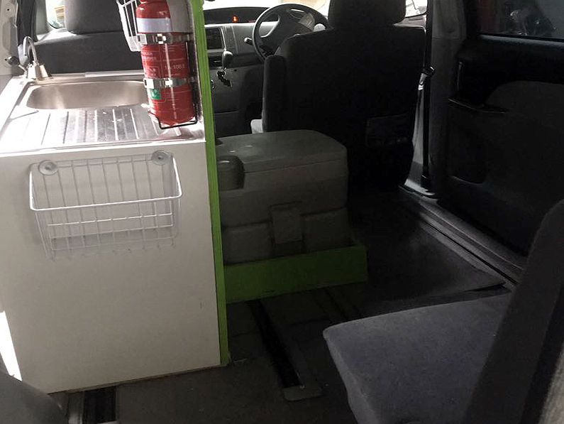 Extra großer Stauraum im Super Vroom Camper von Chilli Rentals Neuseeland