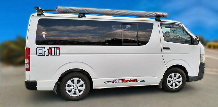 Seitenansicht des Trustee Traveller, Toyota Hiace Campervan von Chilli Rentals Neuseeland