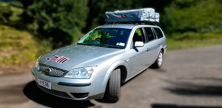 Vrooms with a View Big, Ford Mondeo mit Dachzelt von Chilli Rentals Neuseeland