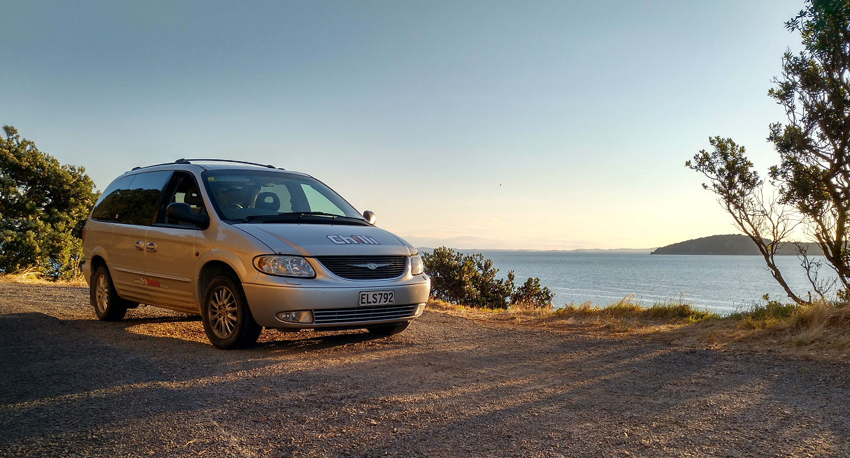Camper beim Freedom Camping in Neuseeland